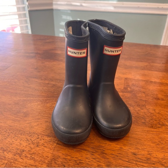 Hunter Kids First Classic Rain Boots navy size 7 Boy 8 girl - Picture 1 of 9